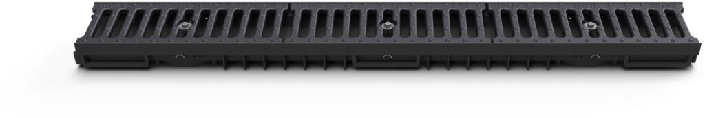 Exterior gutter with cast iron grid - lower